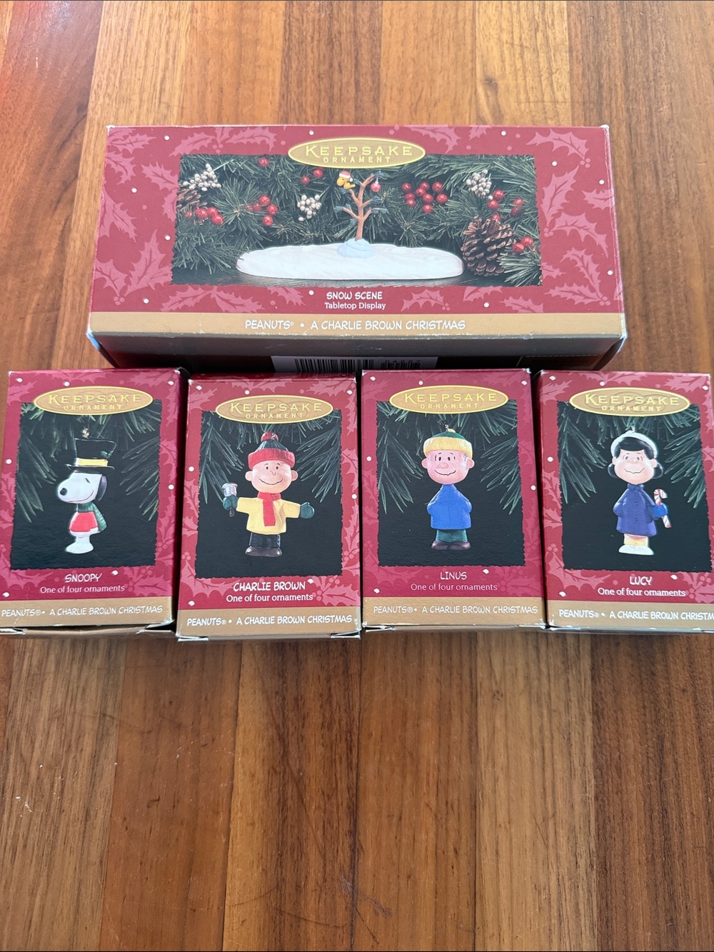 Hallmark Keepsake Ornament Set 1995 Peanuts Charlie Brown Christmas Snow Scene
